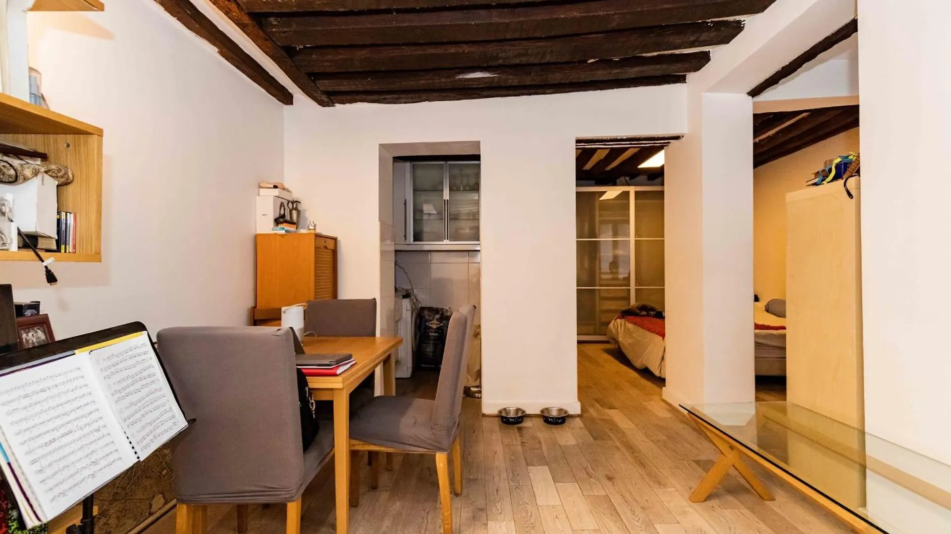 Nice Cocoon In The Center Of Paris Apartment